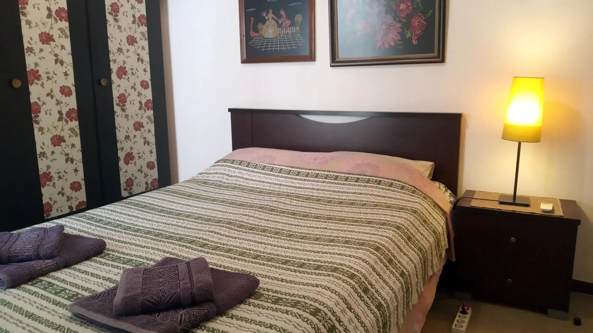 Cosy Penthouse -Up To 6 Guests- In The City Centre! سالونيك شقة